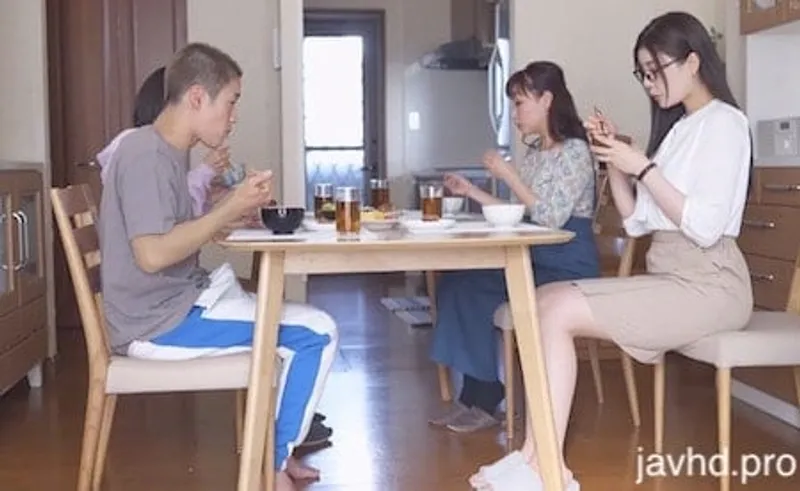 [start-094][vietsub] bạn gái của anh trai tương lai đã nóng bỏng tôi rei kamiki